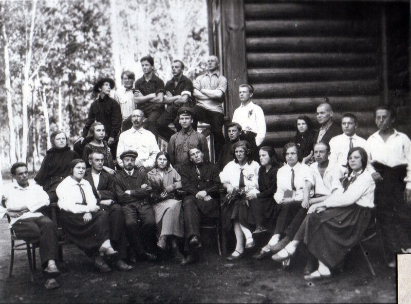 Театральный коллектив (на месте библиотеки). 1925 г.