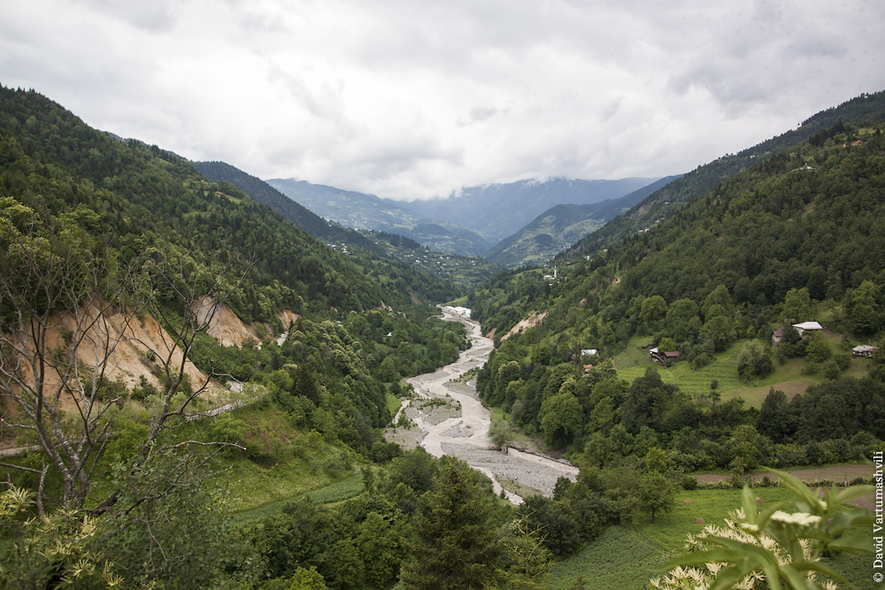 Грузия, по дороге из Батуми в Ахалцихе через перевал Годердзи