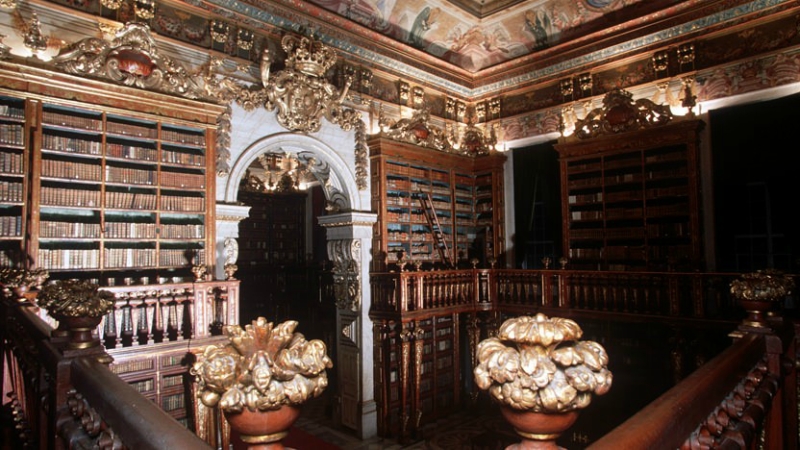 coimbra-biblioteca-joanina-1-832x468.jpg