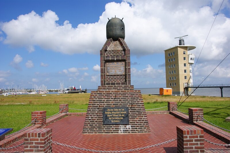 Памятник морским сапёрам