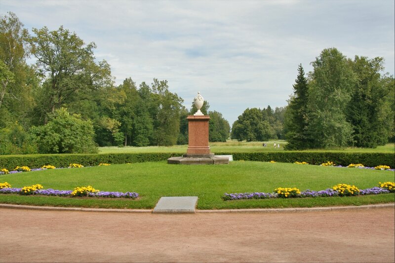 Павловский парк, Мемориал памяти жертв Революции