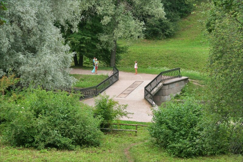 Павловский парк, Черный мост