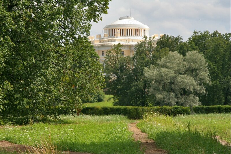 Павловский парк, Вид на Павловский дворец со стороны Долины прудов