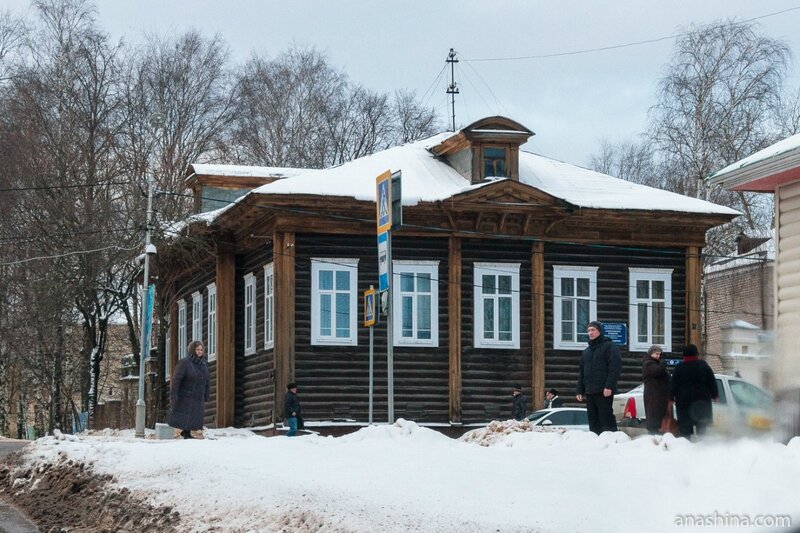 Старинный деревянный дом близ Воскресенского собора, Череповец