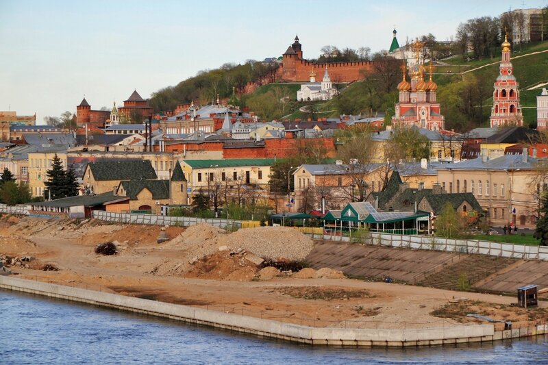 Нижний Новгород, Вид на Строгановскую церковь и Нижегородский кремль с Канавинского моста