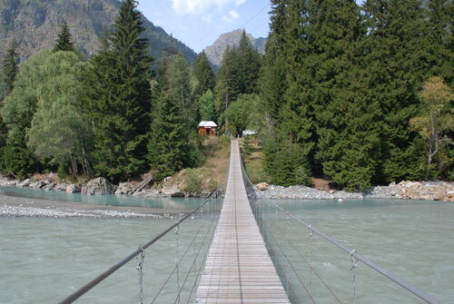 Мост через Теберду у впадения Бадука