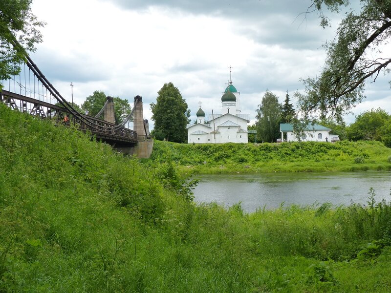 Никольская церковь в Острове