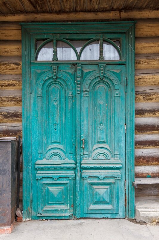 Двери деревянного дома по ул. Кирова, Кимры