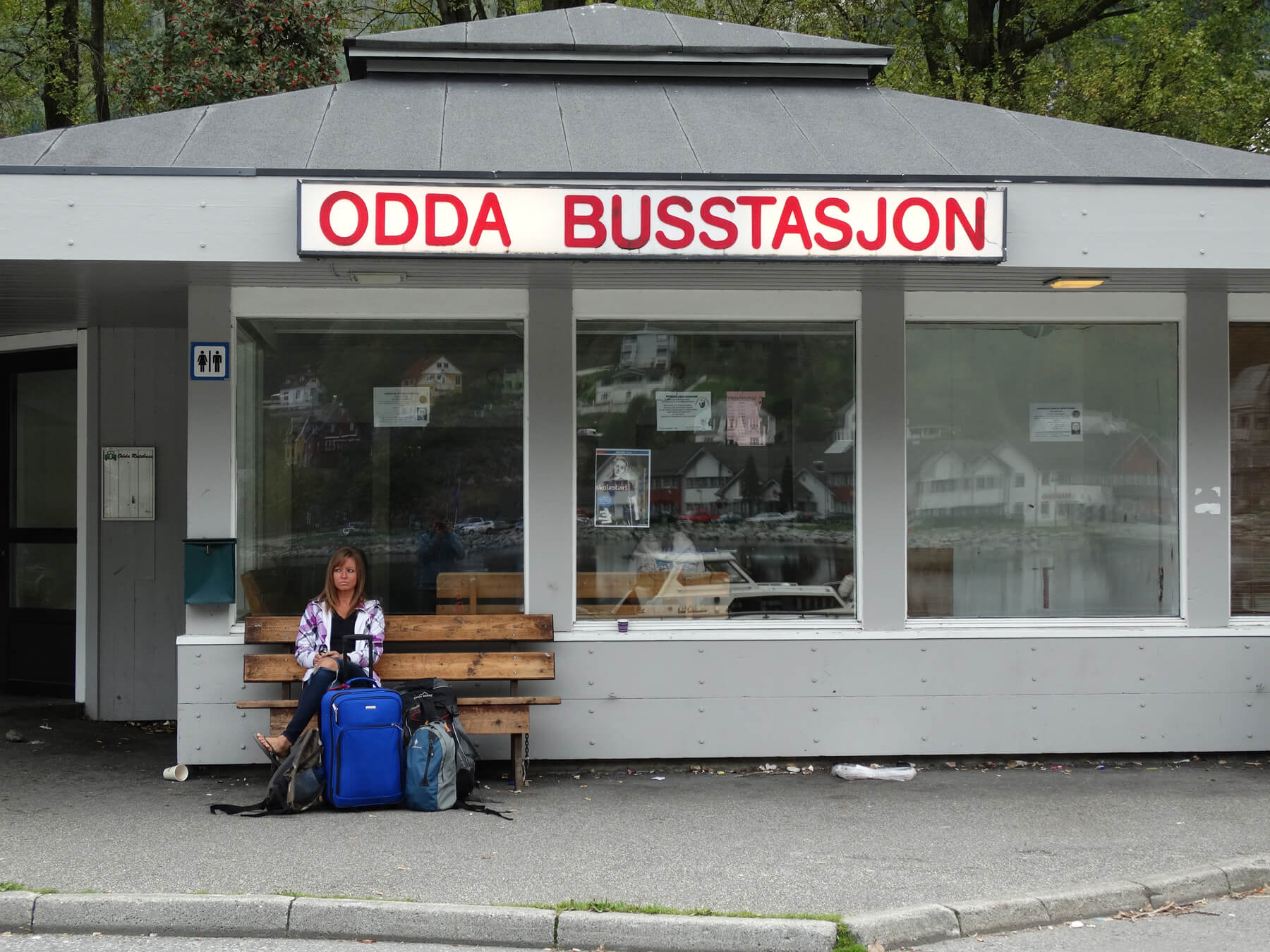 Из Осло автобусом до станции городка Одда