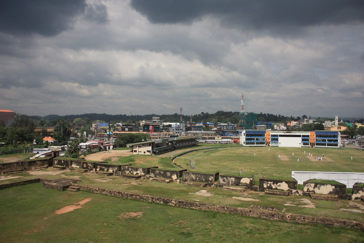 Граница форта Галле возле крикетного стадиона