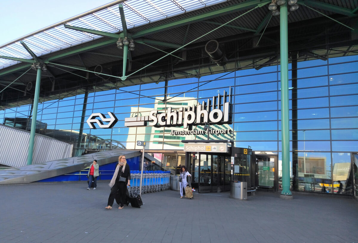 Прилет в аэропорт Schiphol