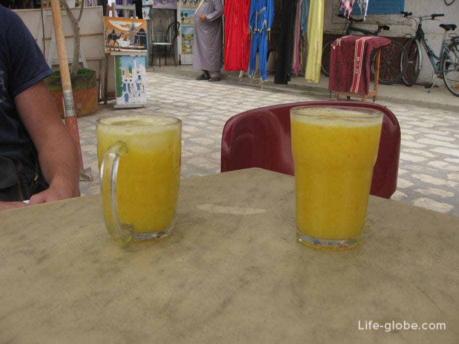 Свежевыжатый сок на рынке в Хумт-Сук, Джерба