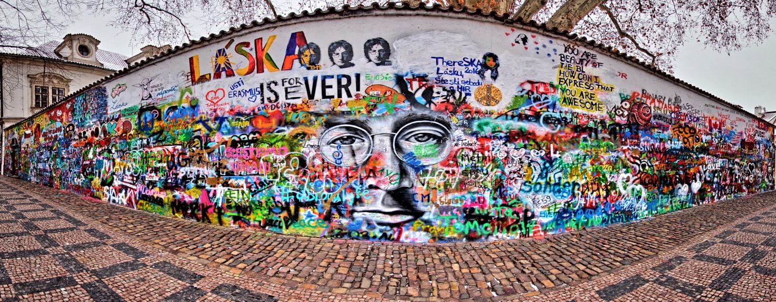 Стена Джона Леннона Прага