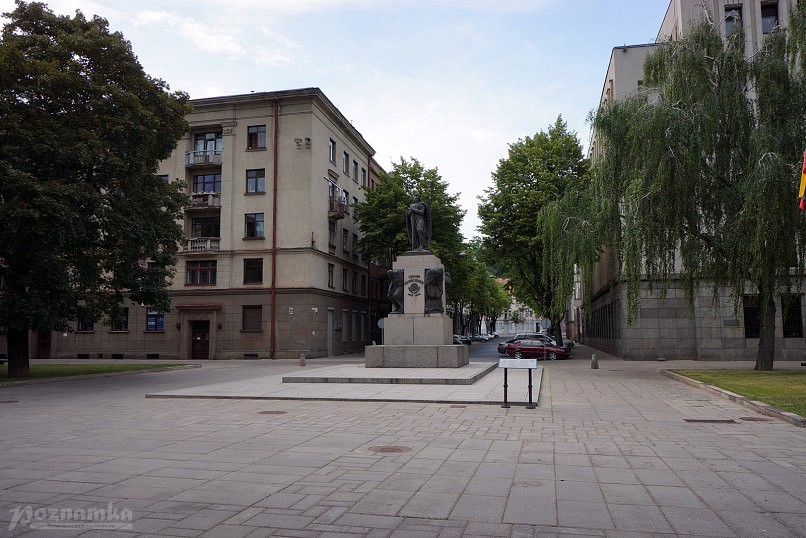 Памятник Витаутасу Великому (Витовту) в Каунасе. Достопримечательности Каунаса.