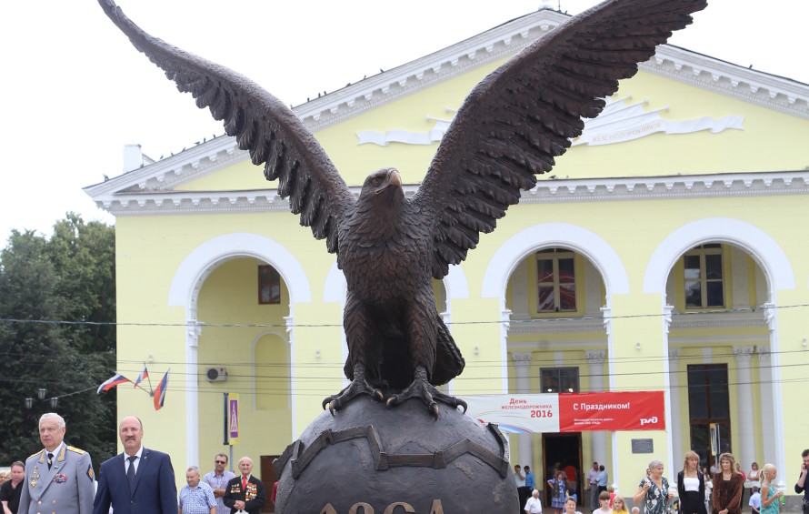 Памятники орла фото с описанием