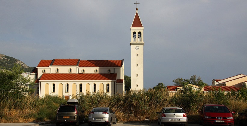 Церковь Святого Петра в Омише (Хорватия)