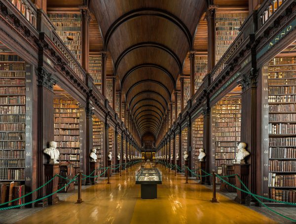 Библиотека Тринити-колледжа в Дублине
