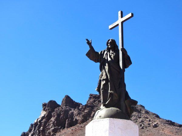 Статуя Христа на границе Аргентины и Чили