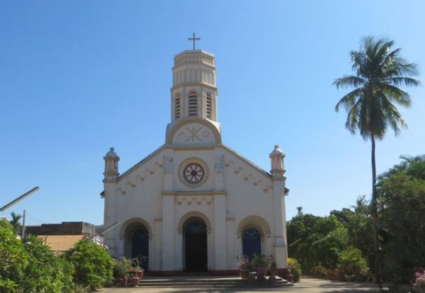 Церковь св. Терёзы в городе Саваннакхет