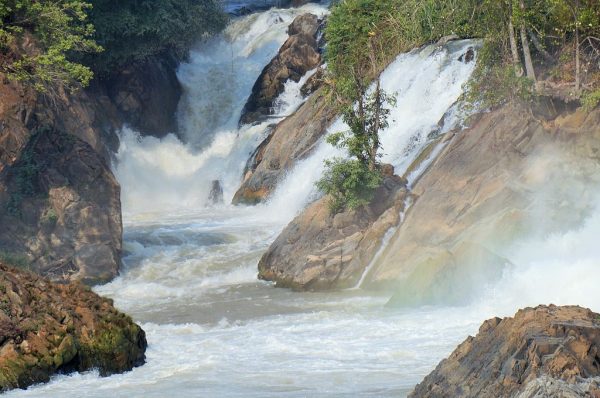 Водопады Кхон на плато Боловен