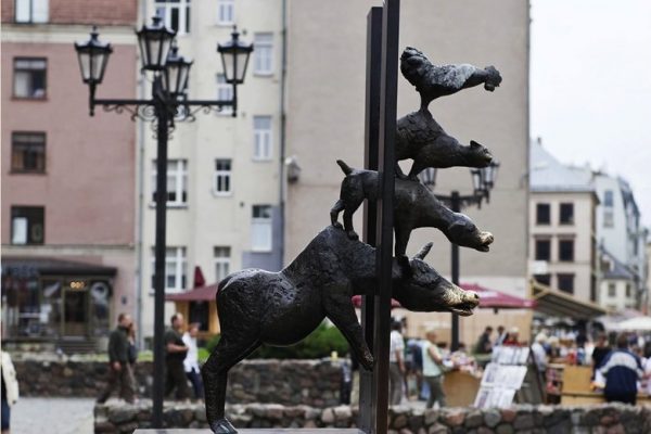 Памятник Бременским музыкантам в Риге