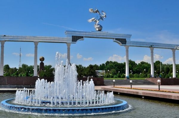 Площадь Независимости в Ташкенте