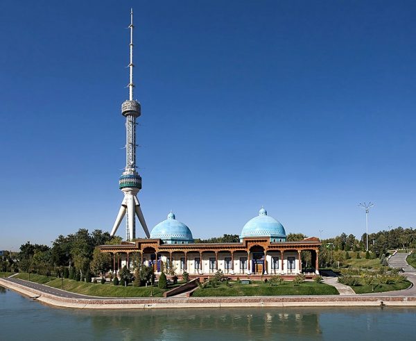 Ташкентская телебашня в Узбекистане