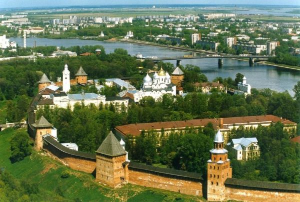 Вид на реку и Великий Новгород