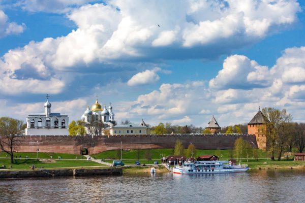 Новгородский кремль на реке Волхов